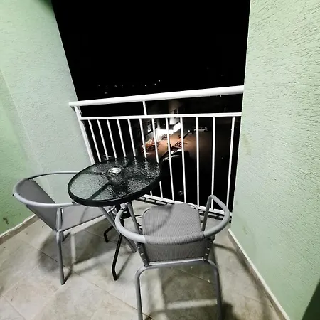 Hris Apartment *